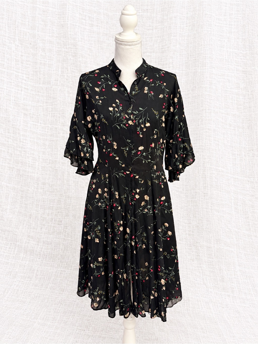Another Story Black Ditsy Floral Button Front Midi Dress Size S Ruffle Sleeve